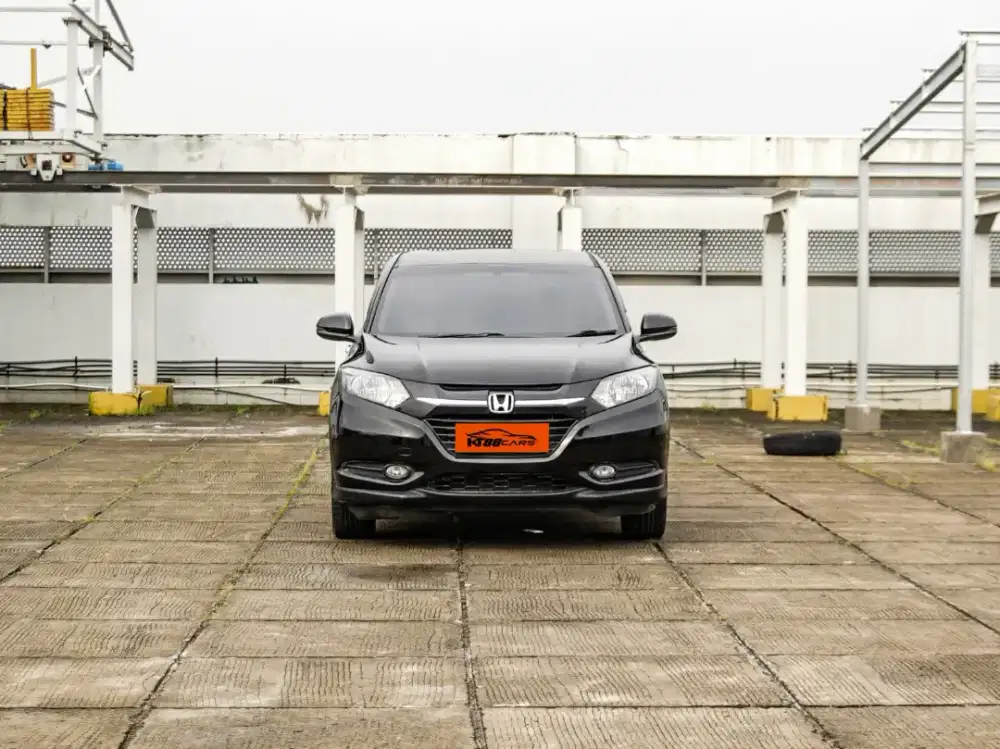 HONDA HRV TIPE E TAHUN 2016 HITAM