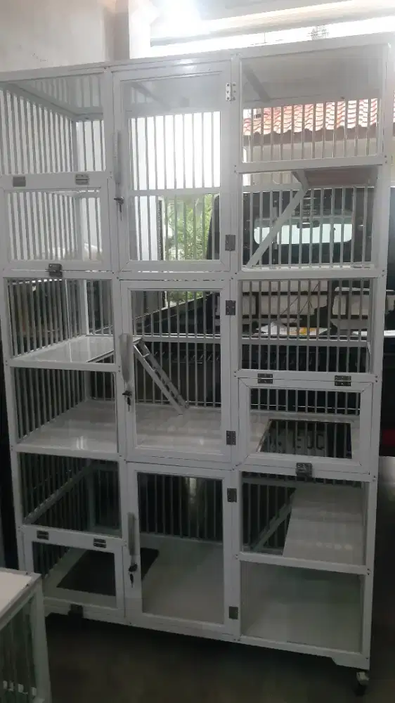 Kandang kucing 3 pintu big