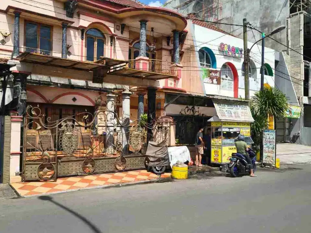 Disewakan Rumah Siap huni bisa utk usaha LT 300 mtr Grand Galaxy City Bekasi Selatan