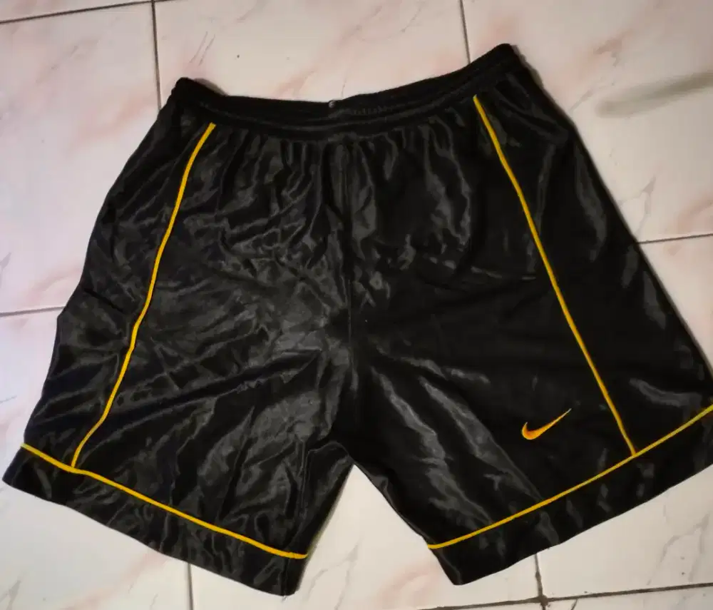 short pant NIKE
untuk remaja/dewasa
ada celana dalamnya
hitam 
LP 80