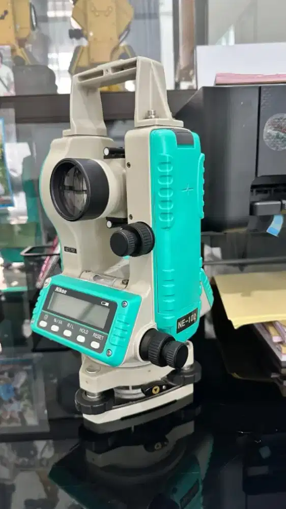 Theodolite Nikon ne 102 bekas