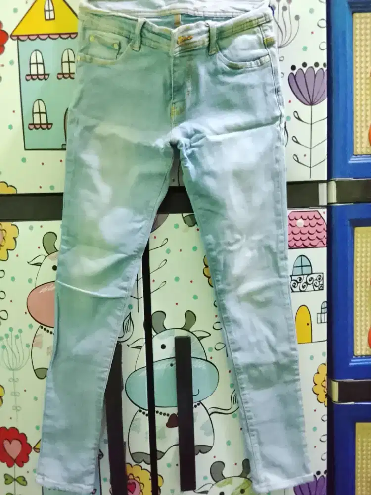 Clana jeans cewek remaja merek prada