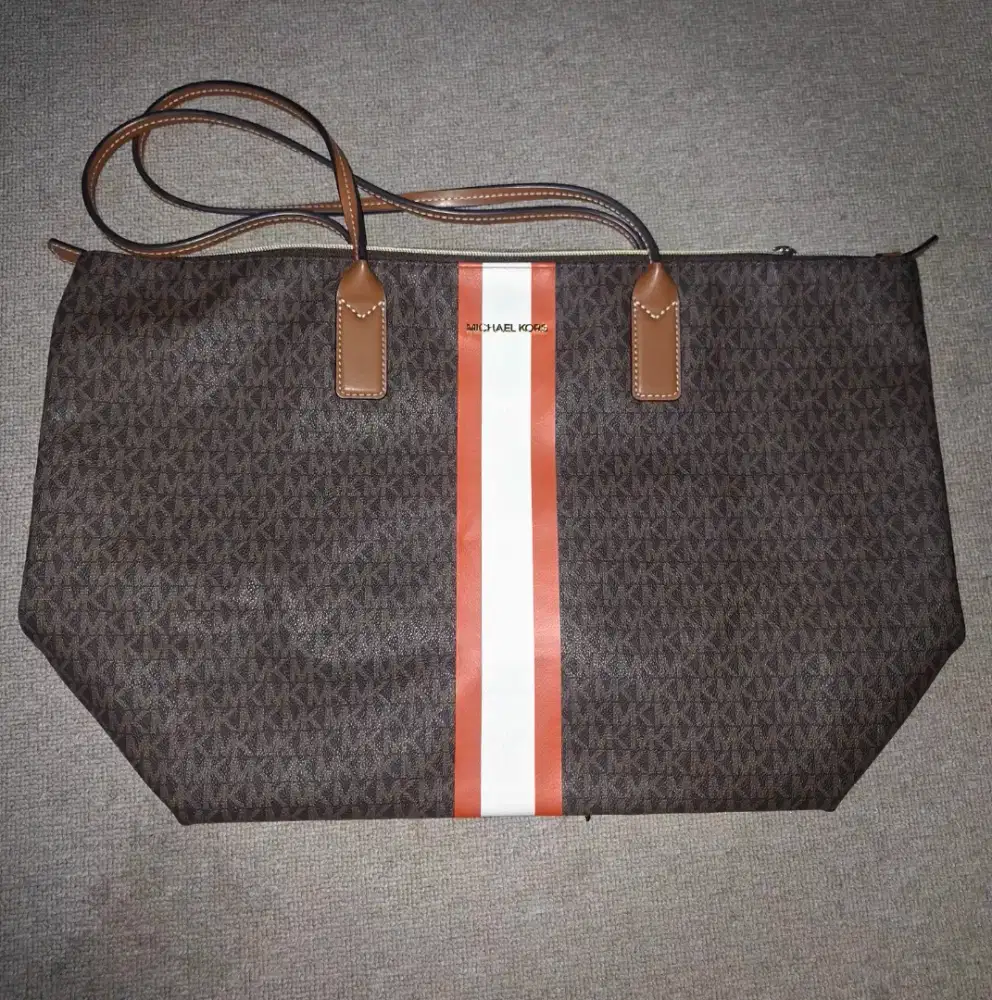 Michael Kors Large zip top Original