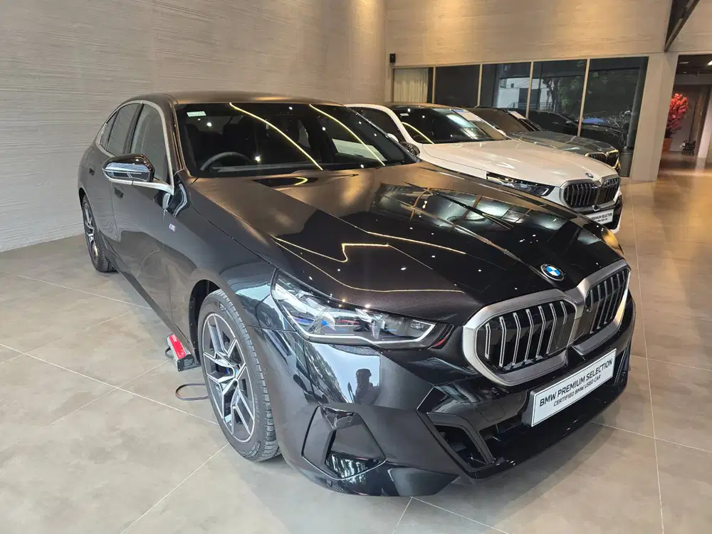 BMW 520i M Sport, Active Integral Steering!!.