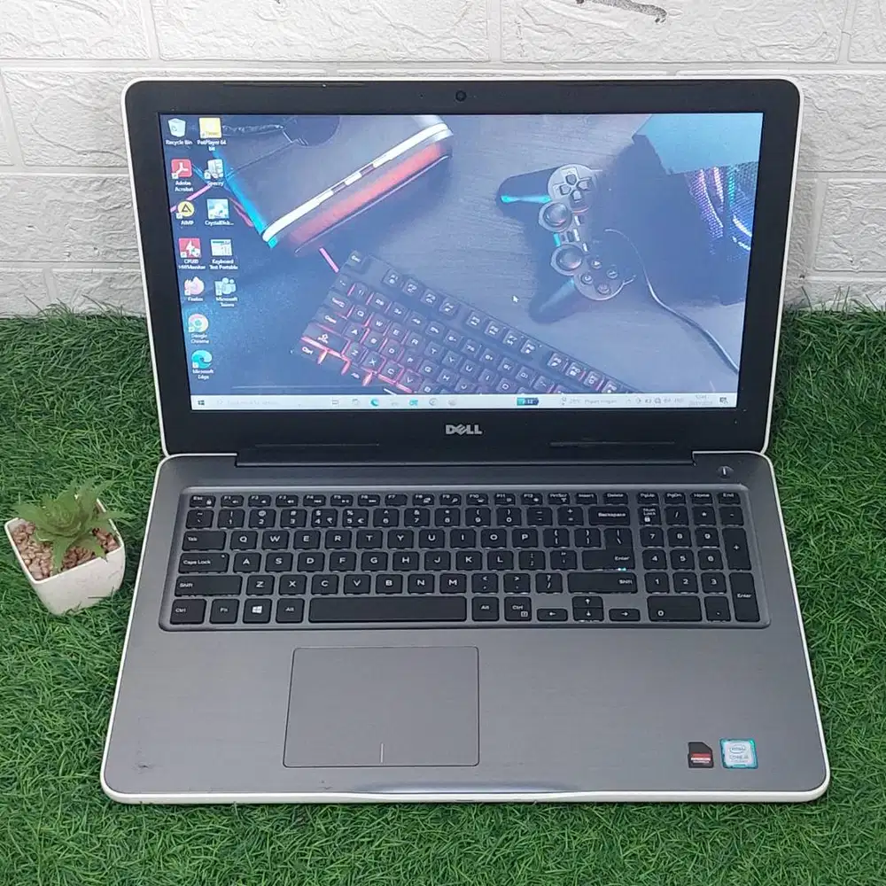DELL INSPIRON 5567 INTEL CORE i5-7200U RAM 8GB SSD 500GB AMD RADEON R7