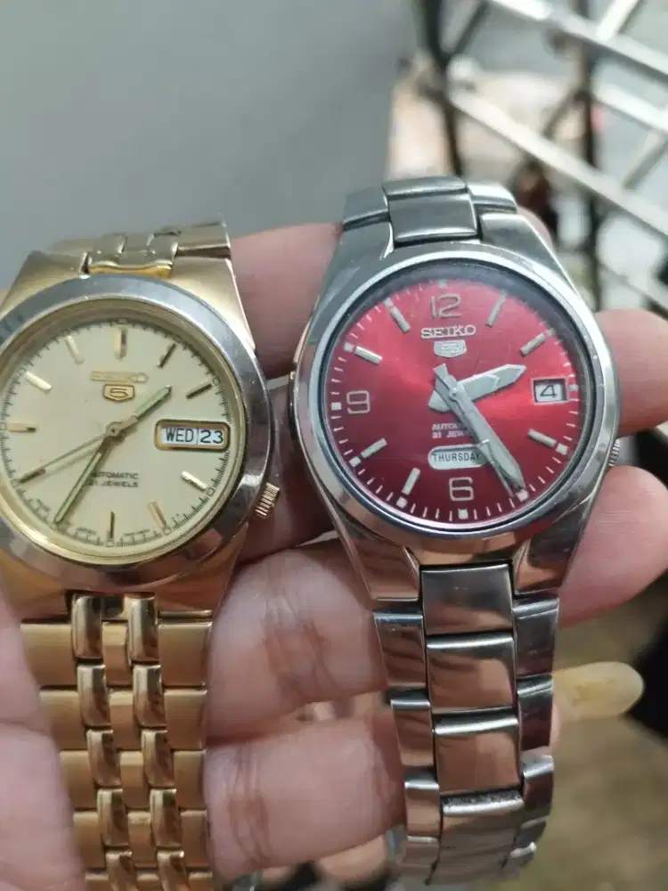 Jam tangan seiko