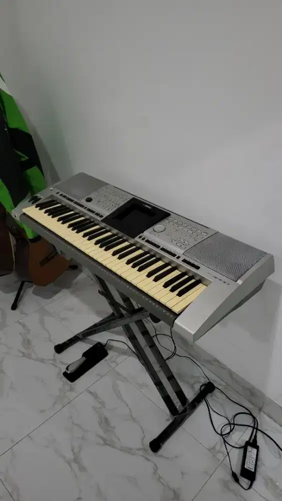 Keyboard Yamaha PSR 3000 normal sudah jarang pakai. Free stand