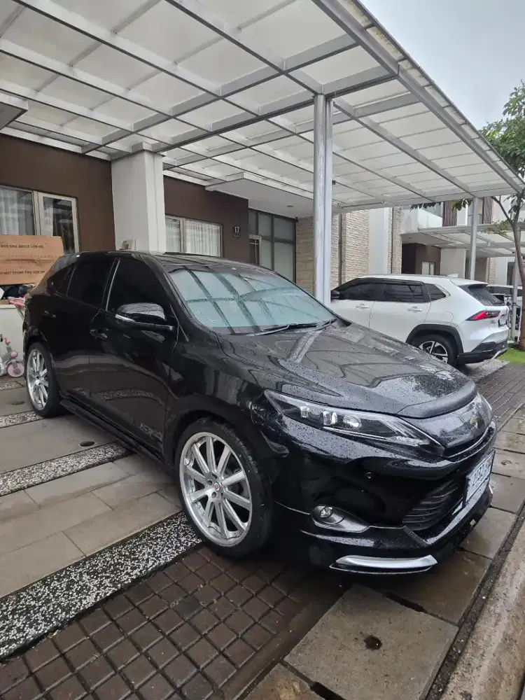 Low Km toyota harrier 2014 Hitam Full sound system