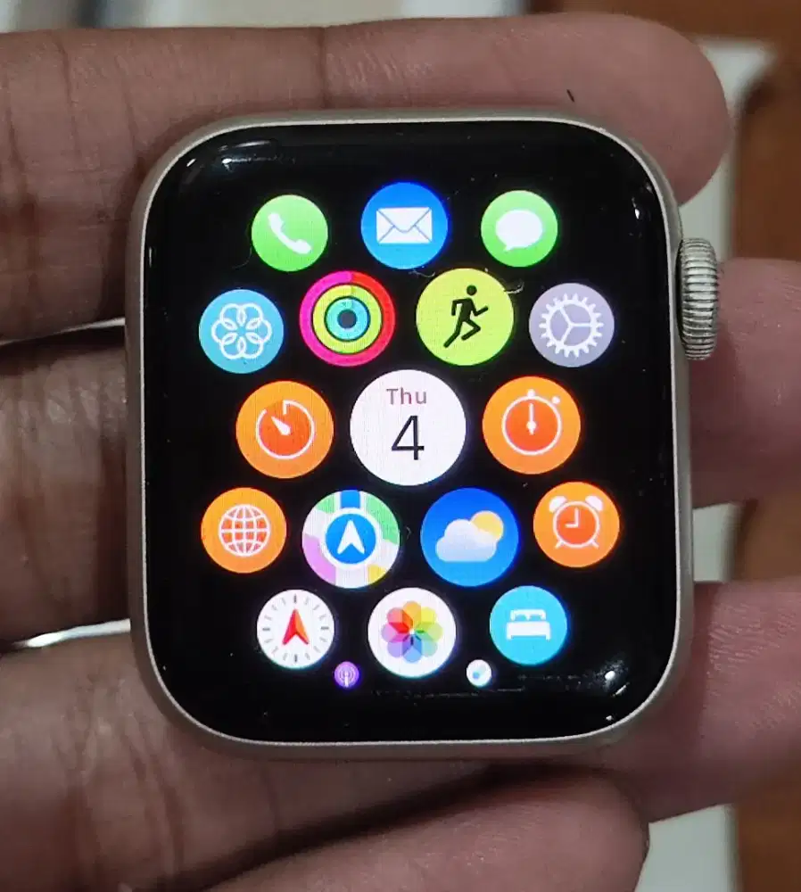 Apple Watch SE Gen 2, 40mm (Jam Tangan)