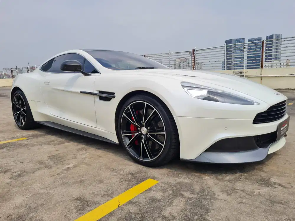 Aston Martin Van wuish GT 2014 Nik 2013