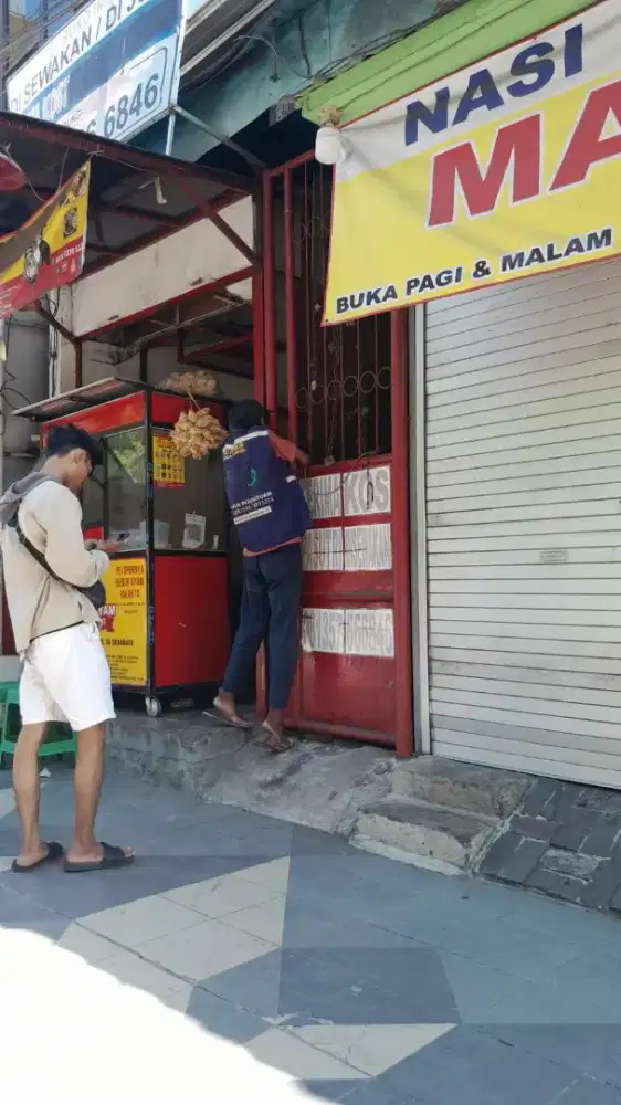 TOKO DISEWAKAN murah strategis nego gak banjir aman nyaman luas enak