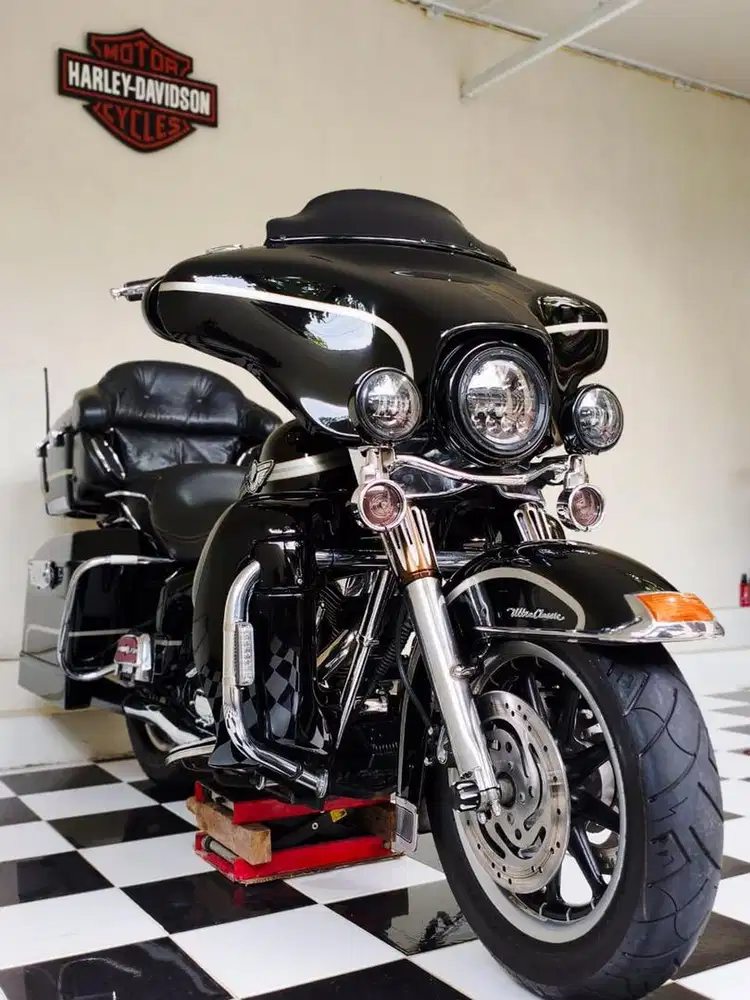 Harley Davidson Ultra Anniversary 100th