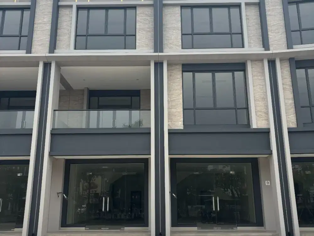 RUKO CARSON KAWASAN PREMIUM PALING RAMAI SEBRANG RUKO DOWNTOWN DRIVE