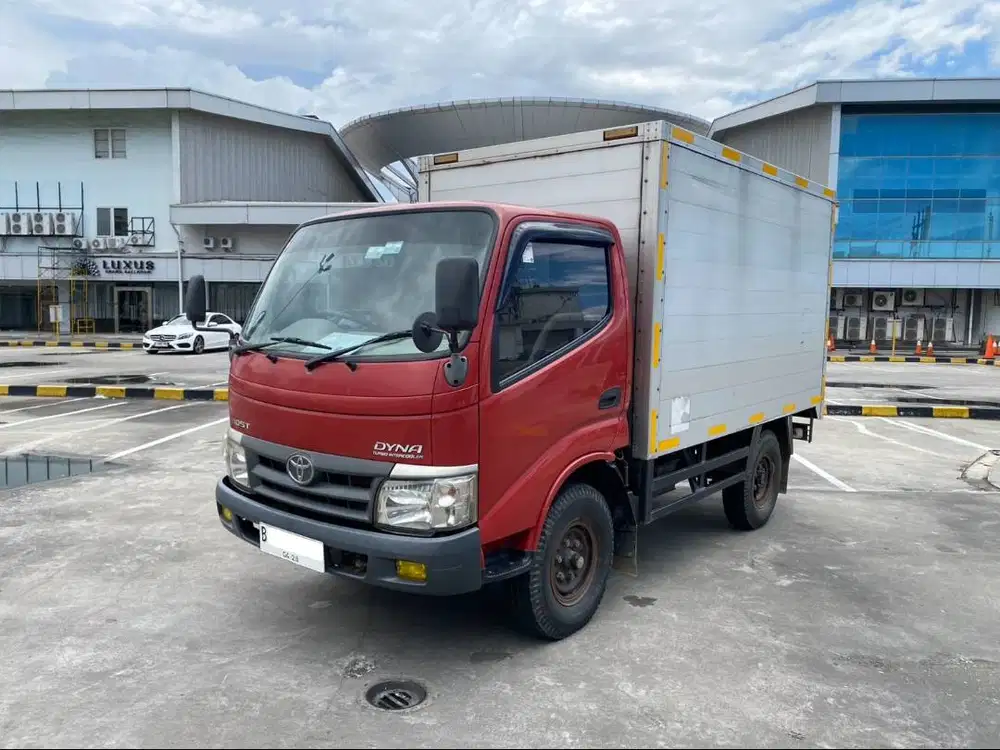 (KM113rb) Toyota Dyna 110ST 4.0 AC PS BOX Aluminium 2013