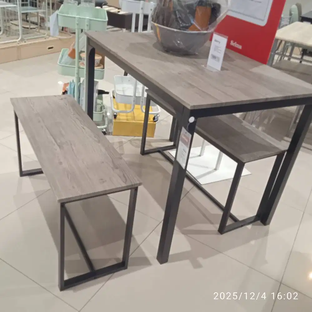 Set meja makan 4 Dudukan