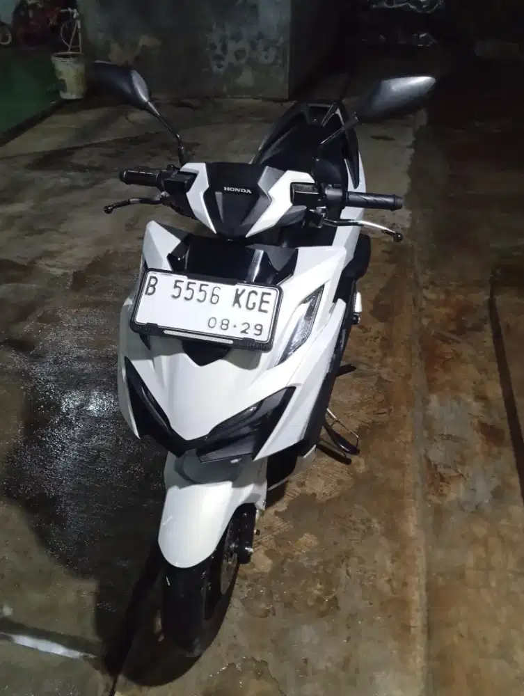 Jual VARIO 160 2024 PUTIH