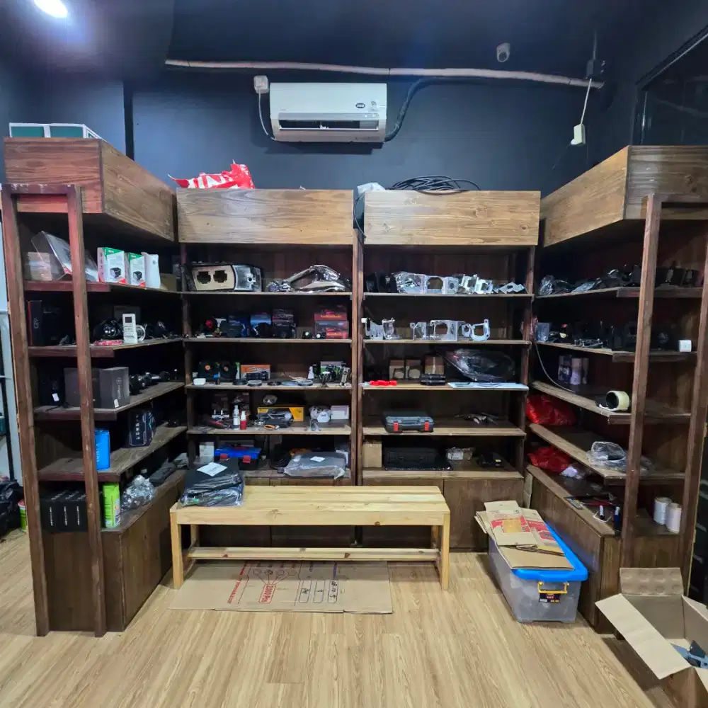 LEMARI DISPLAY PRODUCT KAYU JATI BELANDA