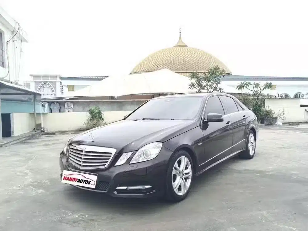Mercedes Benz E250 Avantgarde Tahun 2011 Coklat Metalik