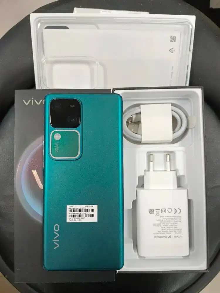 Vivo V30 5G 8/256gb fullset second like new