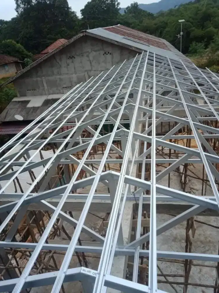 Pasang rangka baja ringan terpasang rapi