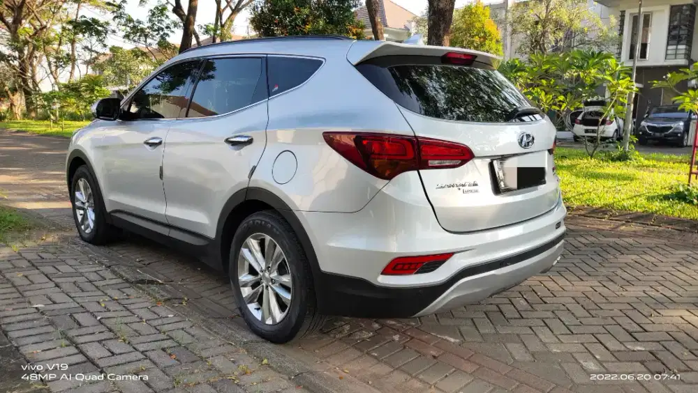 Hyundai Santa Fe Bensin Istimewah, Barang simpanan