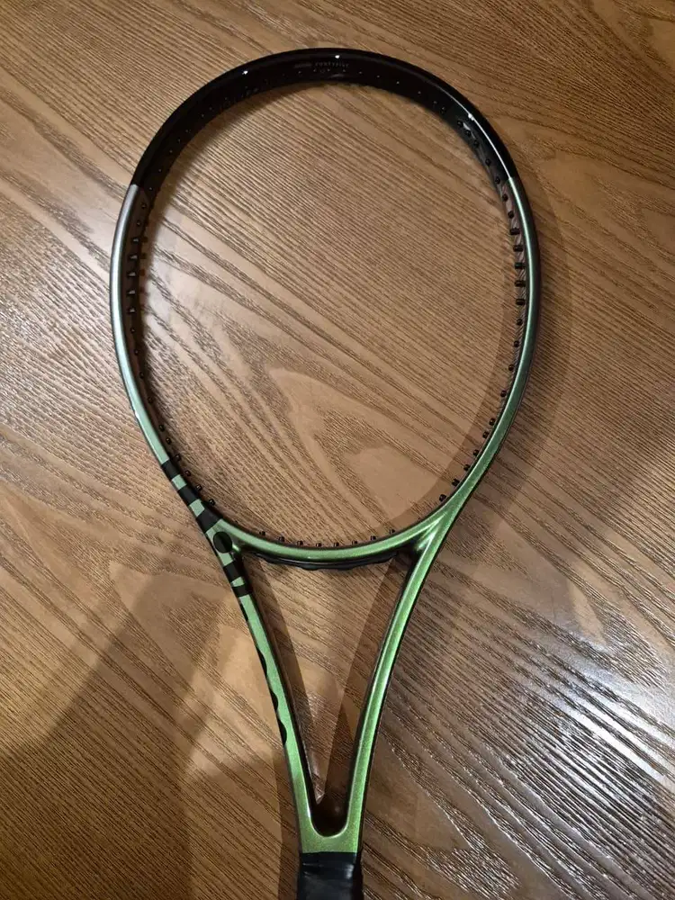 Raket Tenis Pro Stock Wilson H22