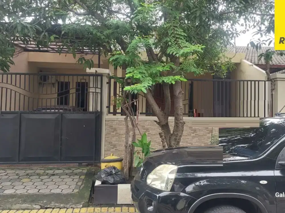 Disewakan Rumah 2 lantai di Jl Barata Jaya Surabaya Timur