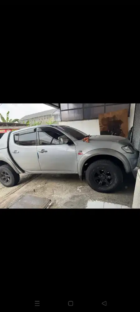 Strada double cabin'2013 istinewa