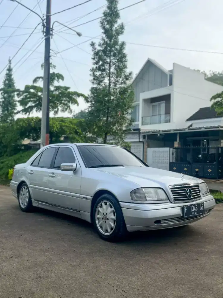 Mercedes-Benz mercy C180 Matic Pjk isi mulus Mobil bandung