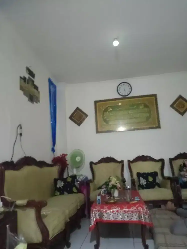 Di jual bangku satu set