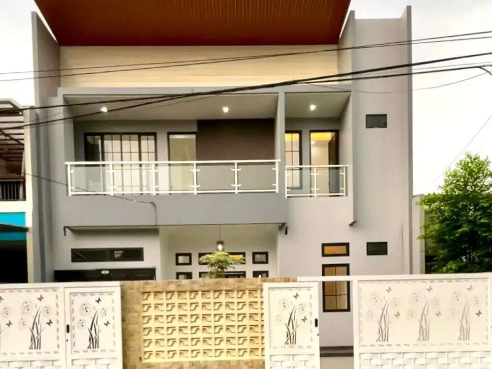 Dijual Rumah Dengan Pool - Griya Loka Sektor 1.6, BSD, Tangerang Selatan