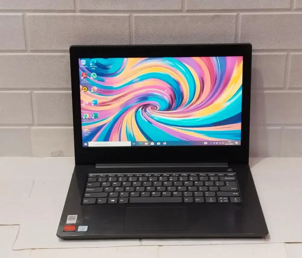 Laptop  lenovo ideapad V330 Intel (R) Core (TM) i5-8250U/ Radeon 530