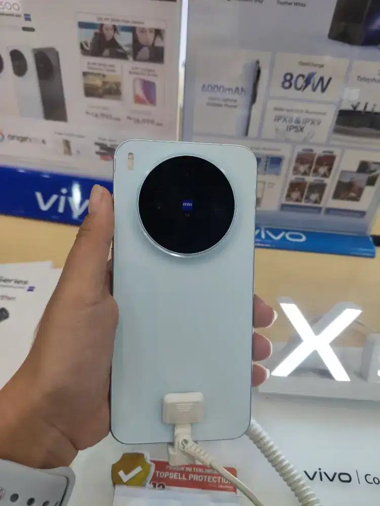 Vivo X300 5G - 200MP Zeiss Camera