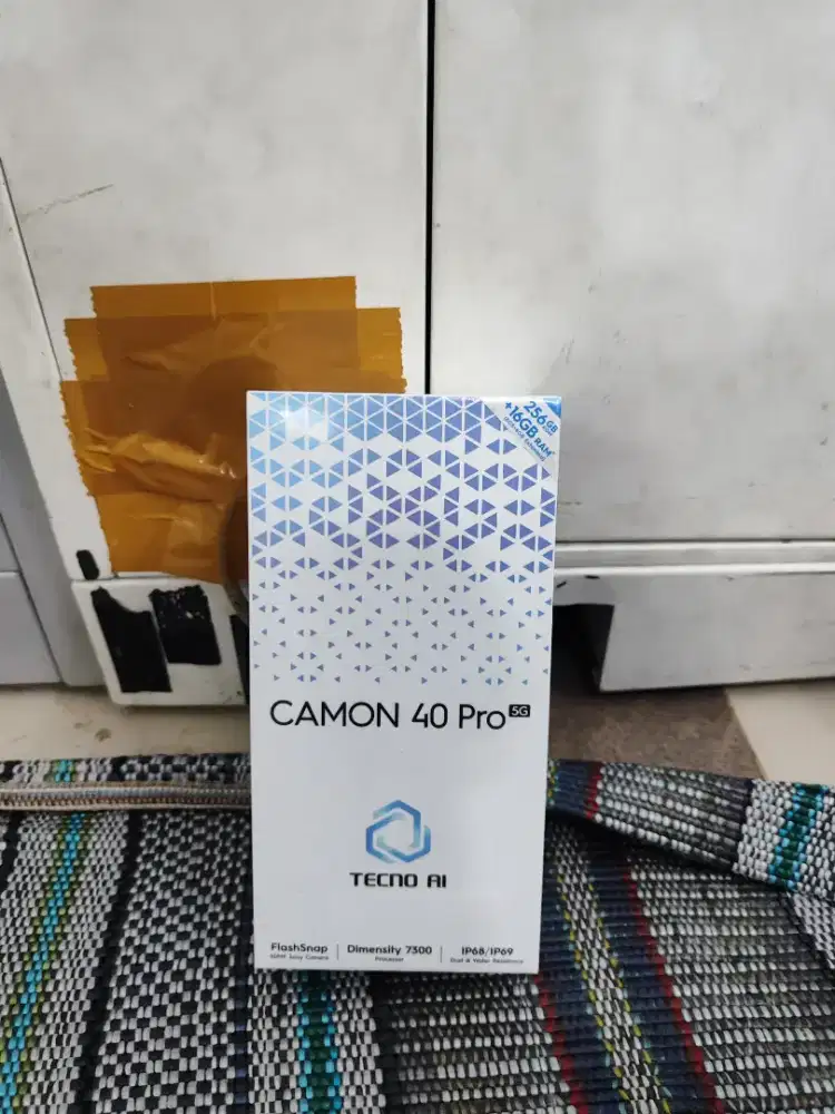 Tecno camon 40 Pro 5g 8/256 Hitam