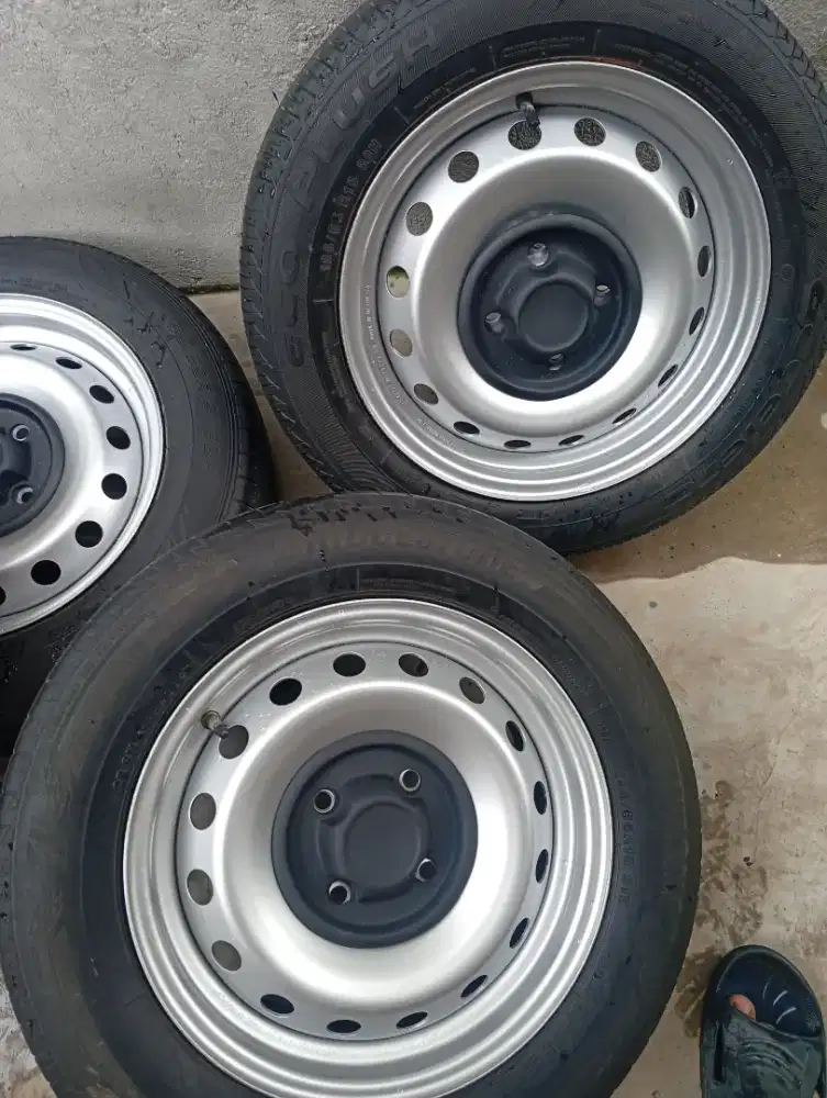 Velg 15 oemlook pcd 4x114 + ban