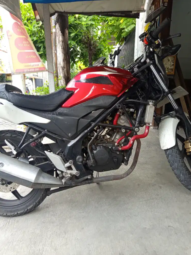 Cb 150 r old putih