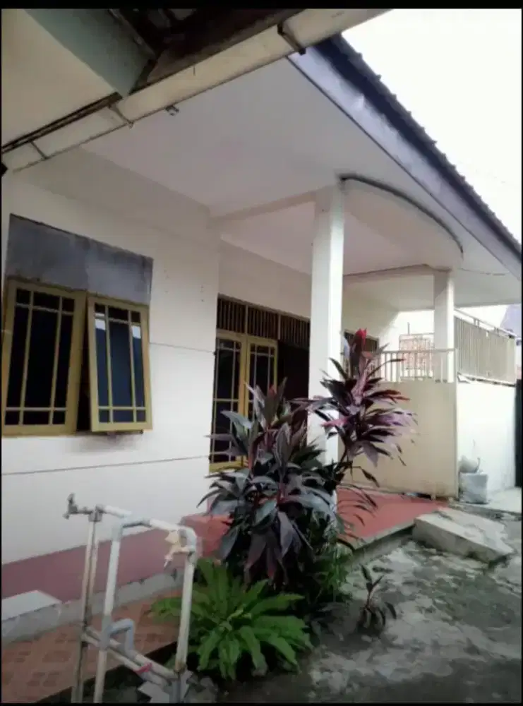 Disewakan Tahunan Rumah 3 kamar di daerah Cilodong