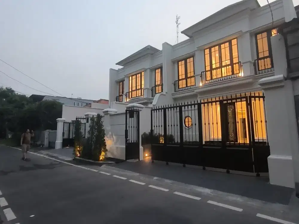 Dijual Rumah Baru Desain American Classic di Cempaka Putih Jakarta