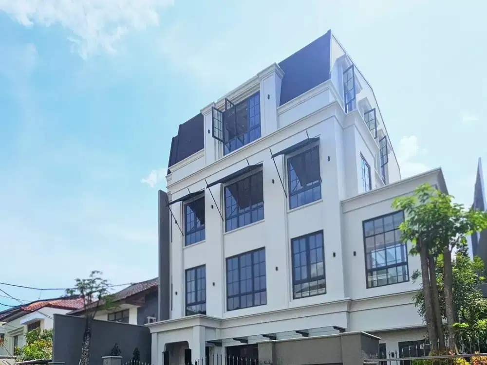 Rumah Dijual Senopati. UNIT NEW, Mewah. Ada Pool, Lift & SPA