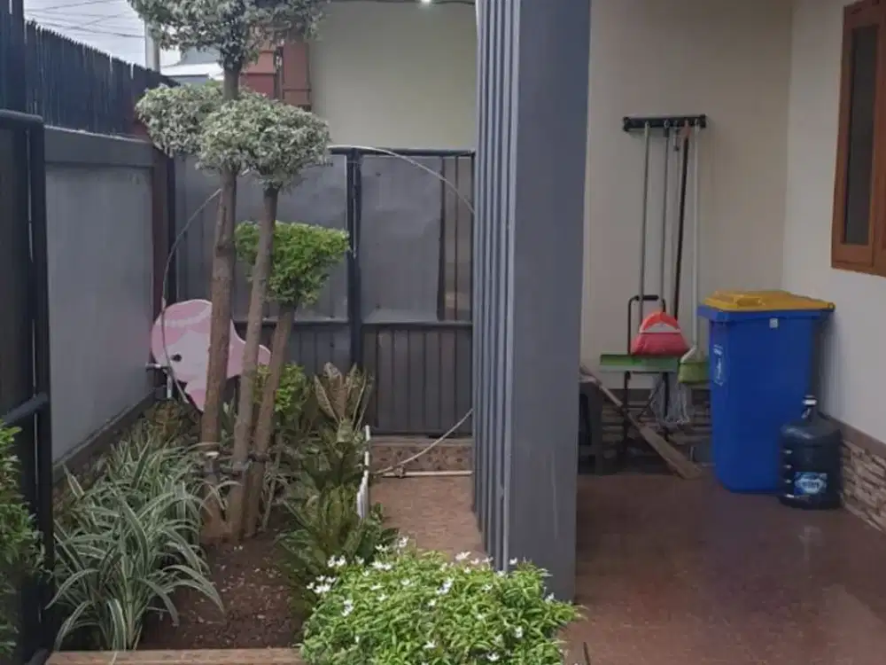 Rumah siap Huni semifurnish 2,5 lantai kayu putih Jakarta Timur
