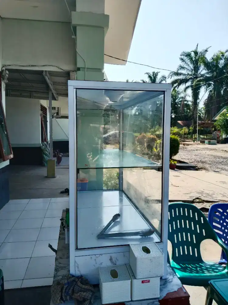 Steling kaca full untuk jualan