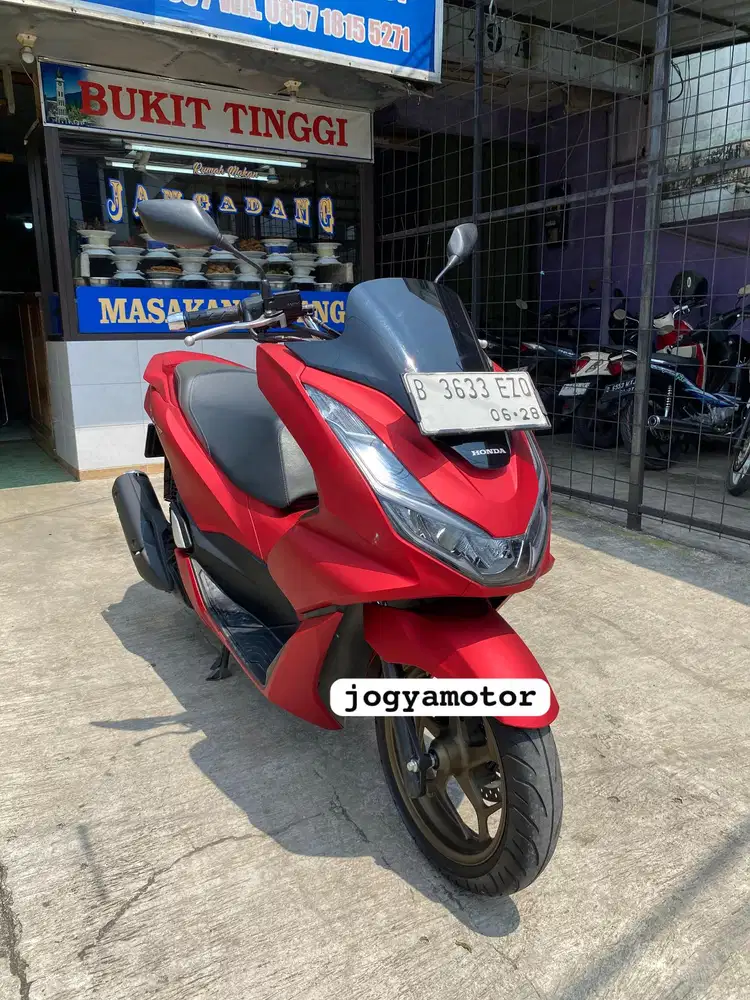 (A) Honda PCX 160 ABS Tahun 2023
