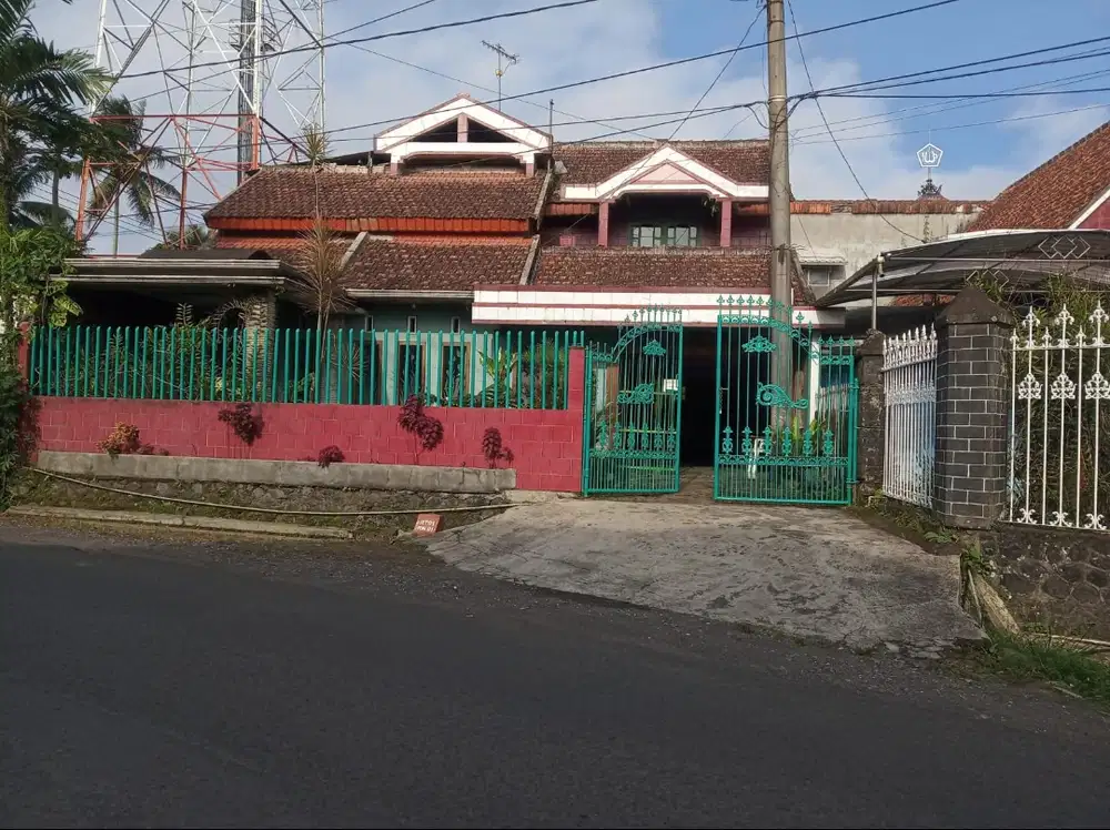 Rumah 10 kamar cocok untuk villa, dekat wisata tumpak sewu