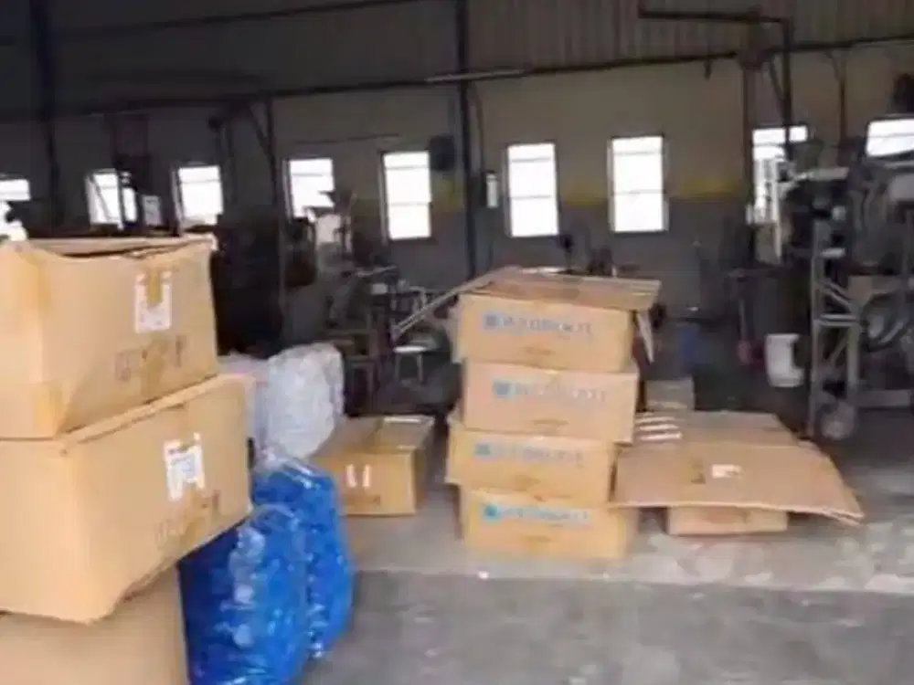 GUDANG SIAP PAKAI, NOL JALAN RAYA MASTRIP