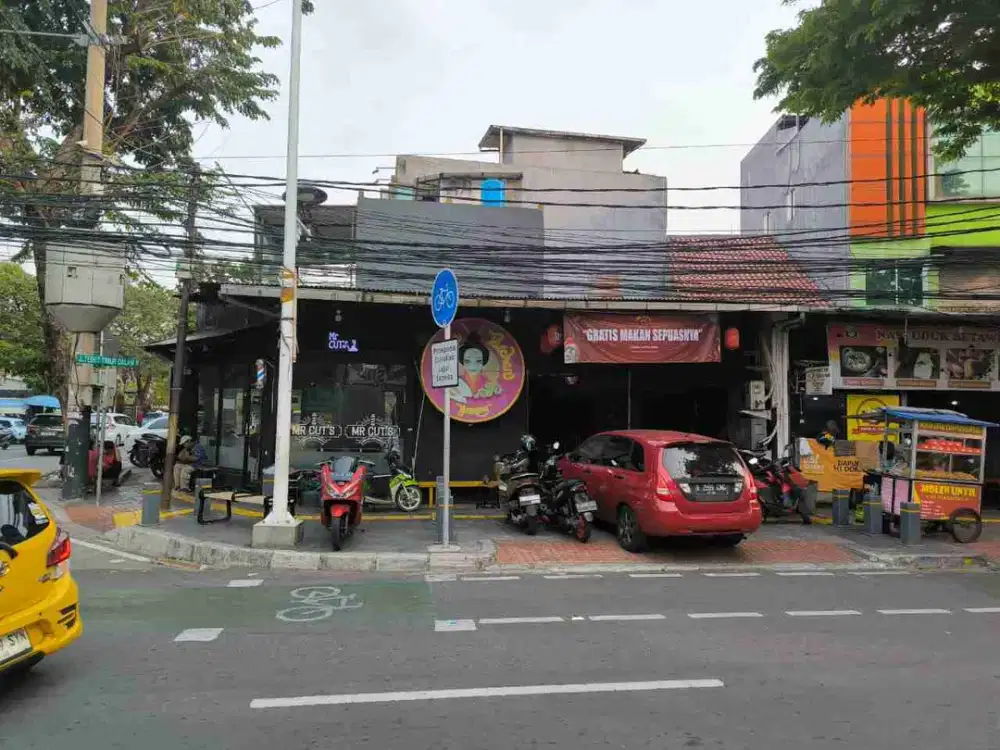Di jual murah d bawah njop
Ruko tebet raya 
Lokasi ramai 
Luas tanah 145m2
Lias bangunan 118m2
Shm
Njop hampir 6M
Jual murah di 4.5M nego