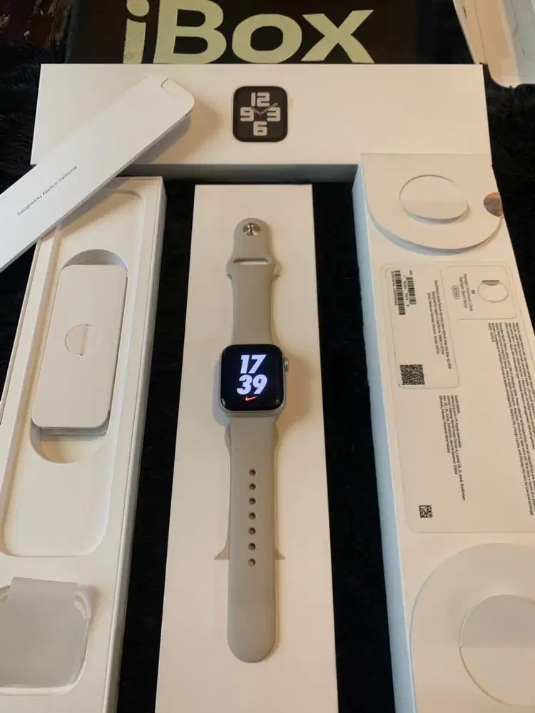 Apple Watch SE Gen 2 40mm Starlight IBOX