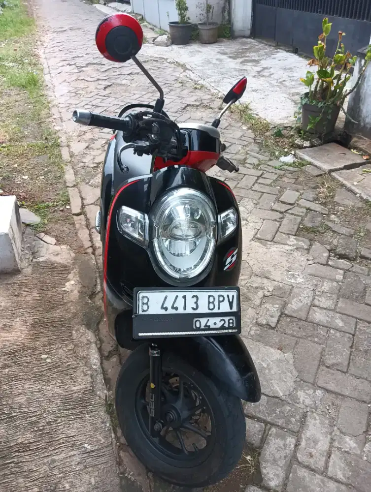Scoopy tahun 2018 B jakarta barat