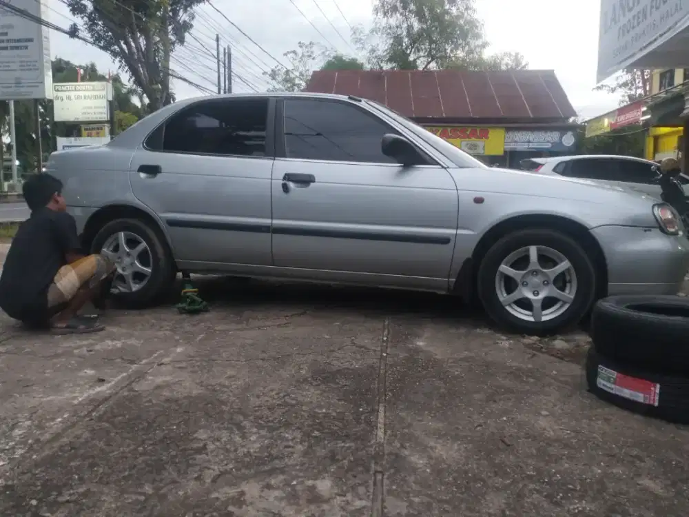 Suzuki Baleno 2000