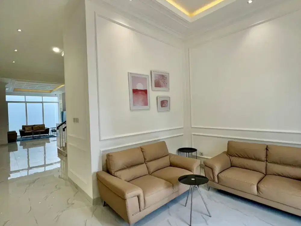 RENT RUMAH MEWAH FULL DESIGN INTERIOR CLUSTER CROWN GOLF PANTAI INDAH KAPUK