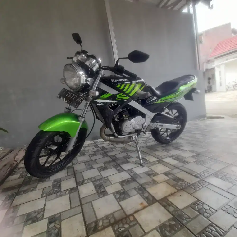 Ninja koleksi th 2002 Surat lengkap orisinil kecuali wana dan striping